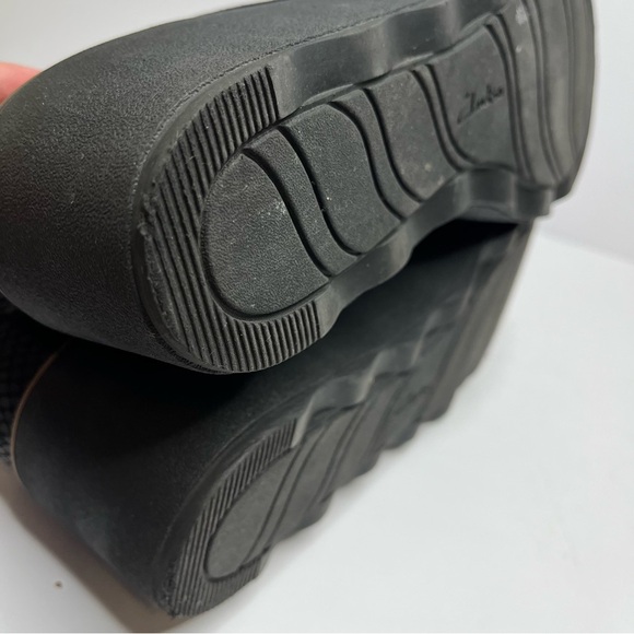 Clarks Mazy Harwich Black Suede Wedge Ankle Boots Women's Size 9 - Picture 11 of 15